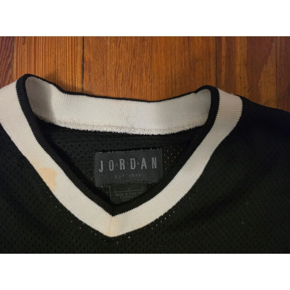 Jordan Brand 23 Basketball Mesh Jersey T-Shirt Black White Mens Large V-Neck